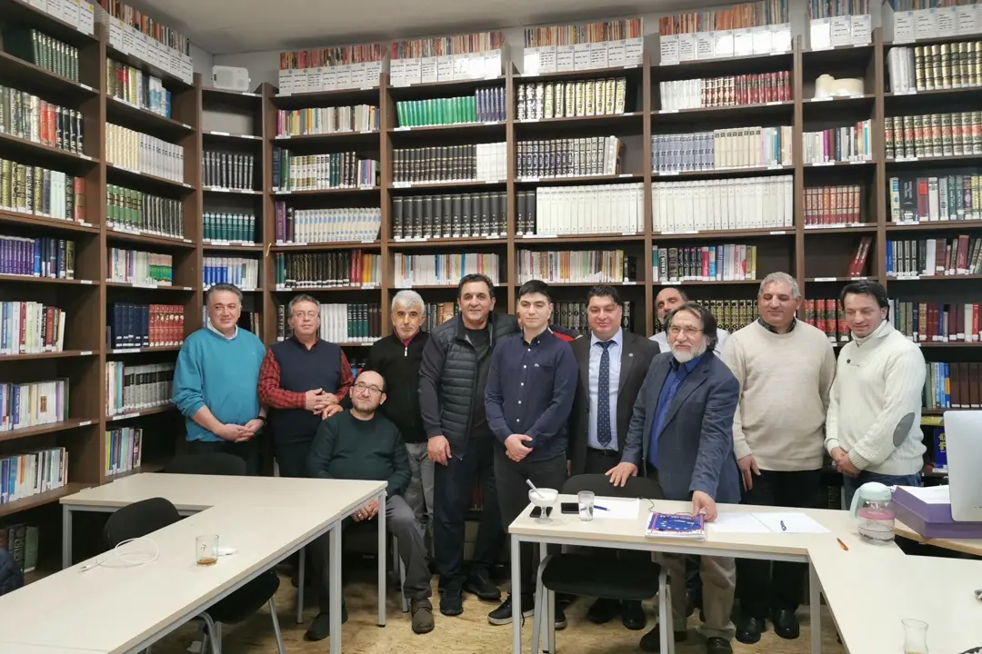 Biz İslam’ı katolikleştirdik. Bir papazımız eksik