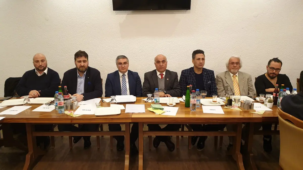 Aşırı sağa meydan vermemek için sandığa gidin