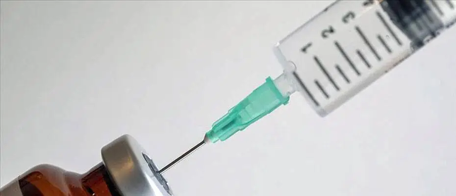 Türk bilim insanı Kovid-19 aşısı için ABD'de testlere başladı