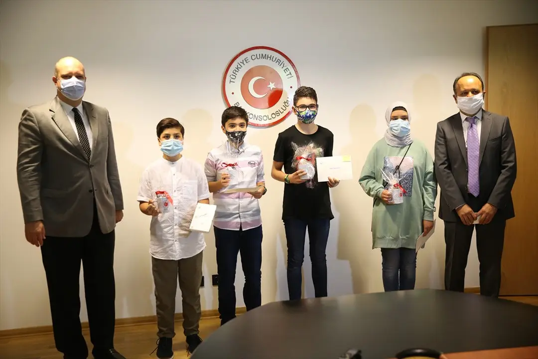 Berlin`de 15 Temmuz konulu kompozisyon yarışmasında dereceye girenlere ödül