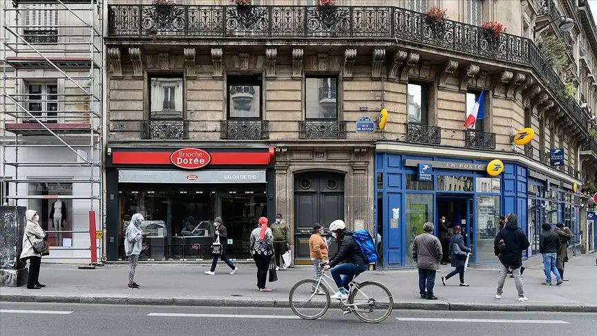 Fransa'da son 24 saatte 52 bin 10 kişide daha Kovid-19 tespit edildi