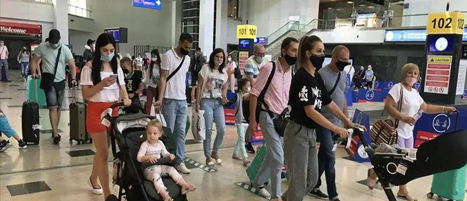 Antalya'ya gelen turist sayısı 3 milyon 276 bin 627'ye ulaştı
