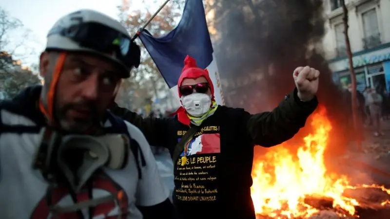 Fransa'da Polis Şiddetine Karşı Büyük Protesto