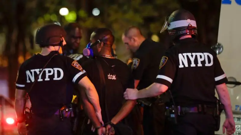 New York Belediye Başkanı Aşırı Güç Kullanan Polis İçin Özür Diledi