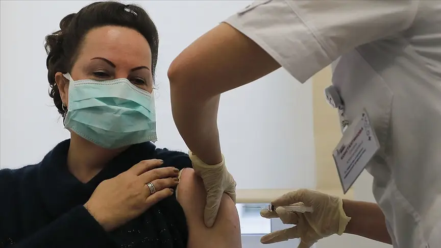 Rusya'da Kovid-19 vakaları toplu aşılamaya rağmen artıyor