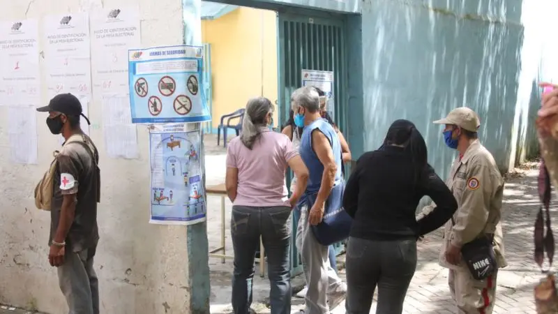 Venezuela’da Çoğunluk Sandık Başına Gitmedi