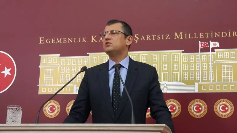 CHP’de İstifa Gerilimi