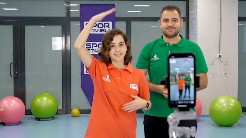 İBB'den Çocuklara İnternette Spor Eğitimi