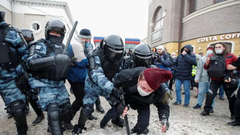 Rusya’da Uyarılara Rağmen Protesto Gösterileri