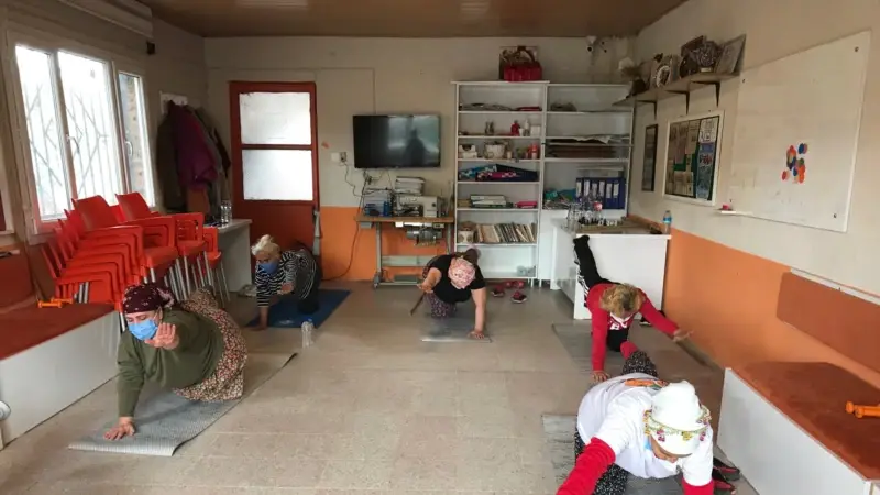 Köylü Kadınlara Pilates Dersi