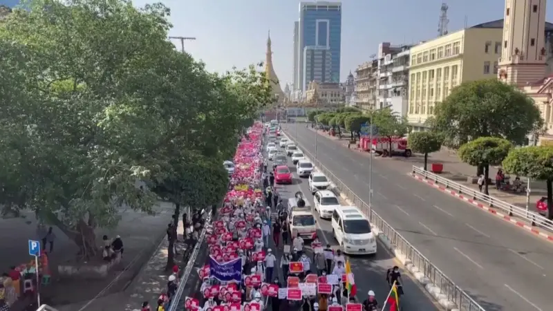 Myanmar'da Protesto Gösterileri Devam Ediyor