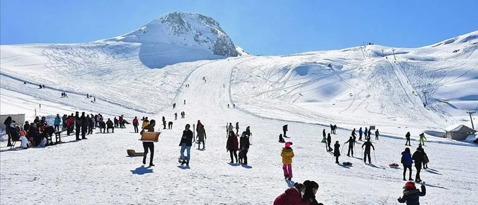 Hakkari'deki kayak merkezi yatırımlarla bölgenin gözdesi haline geldi