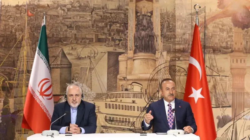 Türkiye ve İran Dışişleri Bakanları İstanbul'da Görüştü