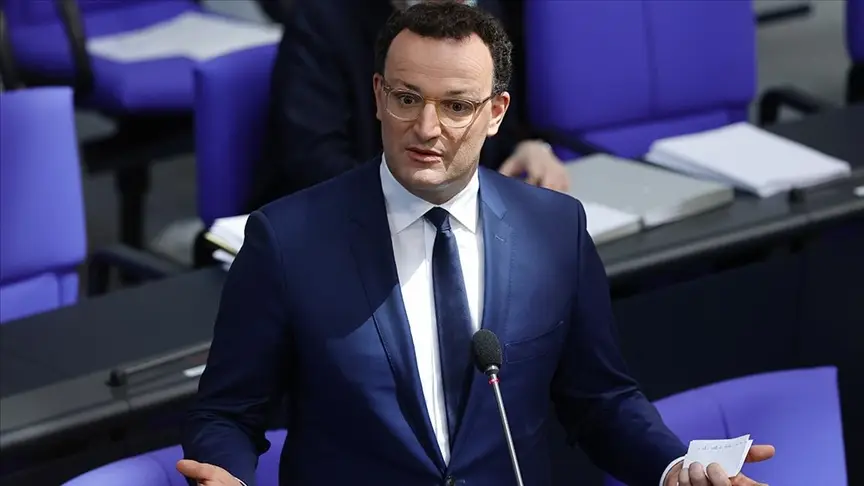 Sağlık Bakanı, henüz üçüncü dalgayı durduracak kadar aşı olmadığını söyledi