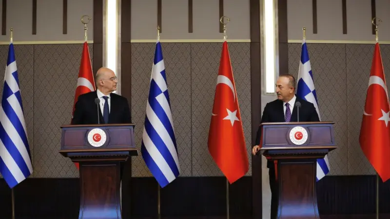 Çavuşoğlu ile Dendias'ın Basın Toplantısında Gerilim