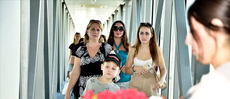 Rus tatilciler, Türkiye'ye yönelik uçuş kısıtlamalarına tepkili