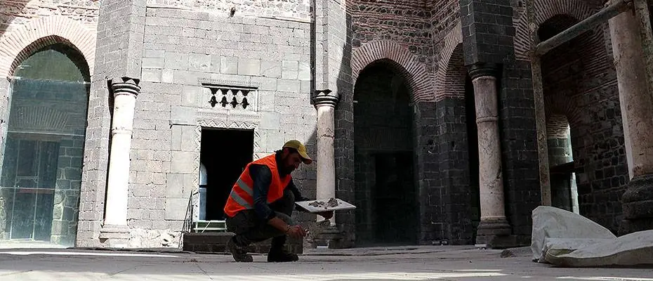 Diyarbakır'da 1800 yıllık Saint George Kilisesi onarılıyor