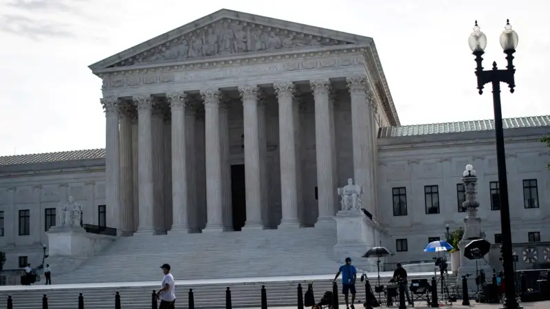 Anayasa Mahkemesi Obamacare’i İptal Girişimini Reddetti