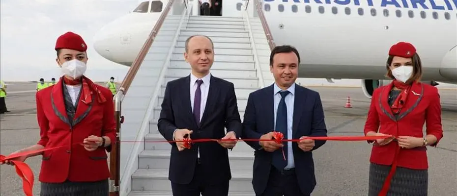 THY'nin ilk tarifeli uçağı Özbekistan'da törenle karşılandı