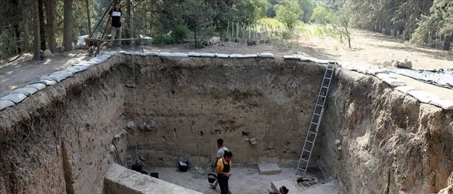 Aççana Höyük'te 4 bin yıl öncesine ait kalıntılar gün yüzüne çıkarılıyor