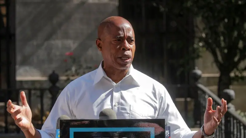 Eric Adams New York'un Belediye Başkanı Olmaya Yakın