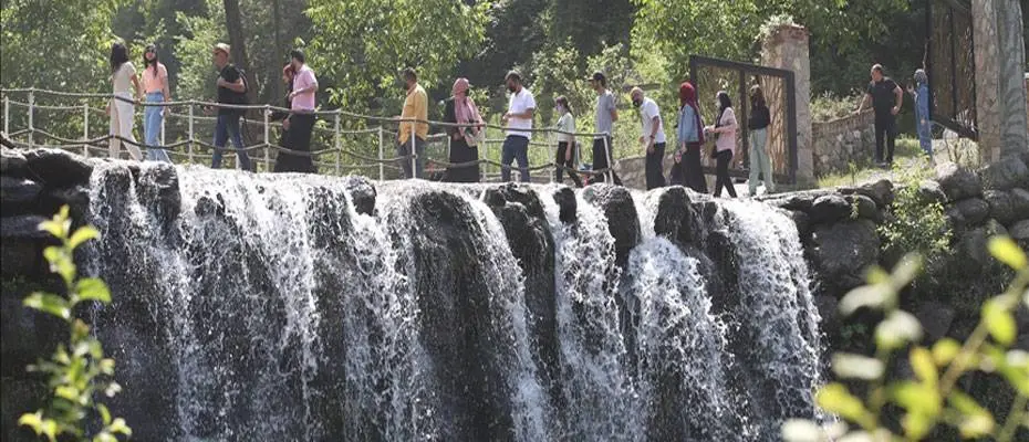 Tatilcilerin gözde mekanı Sapanca'nın nüfusu 3 katına ulaştı