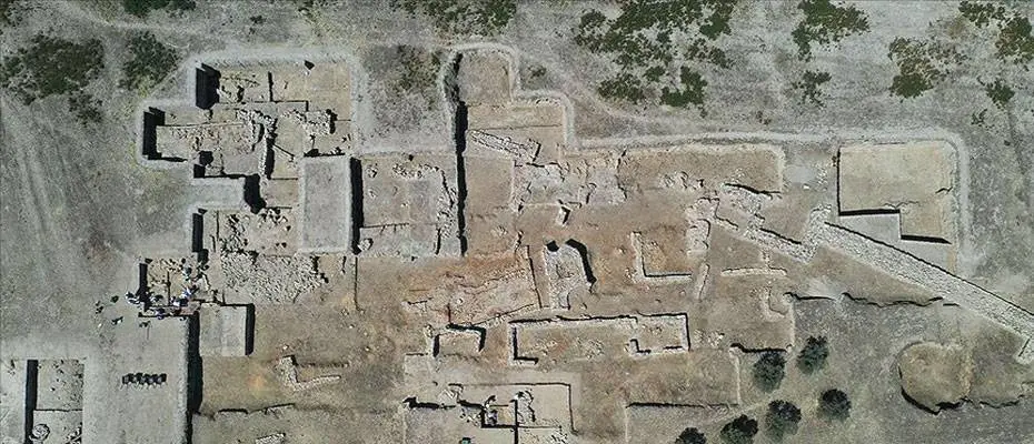 Aydın Tepecik Höyüğü'nde 3500 yıllık 'seramik fırın' bulundu