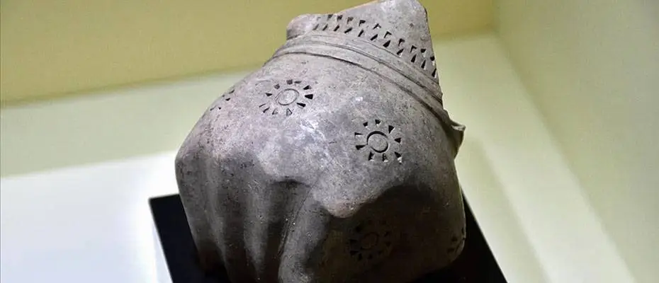 Boğazkale Müzesi'nin 3 bin 600 yıllık ünik eseri: Yumruk biçimli içme kabı
