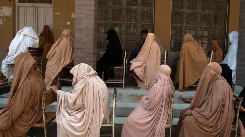 Taleban Yöneticisi: "Kadınlar Hükümette Yer Alabilmeli"