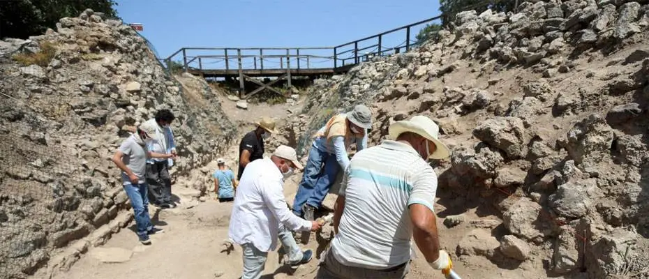 Troya'da 150 yıl sonra Schliemann'ın tahribatları giderilmeye çalışılıyor