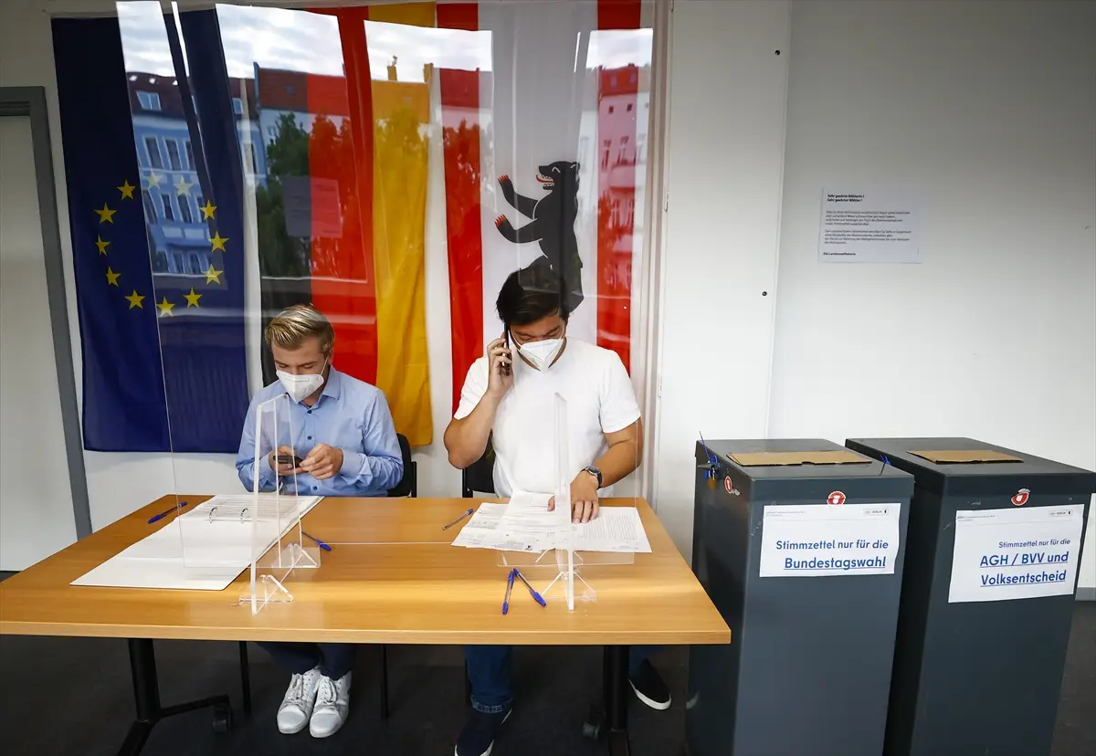 Almanya'da SPD, Yeşiller ve Hür Demokratlarla koalisyon istiyor