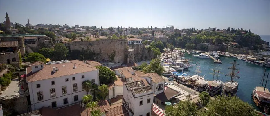 Antalya'ya gelen turist sayısı 5 milyon 342 bine ulaştı