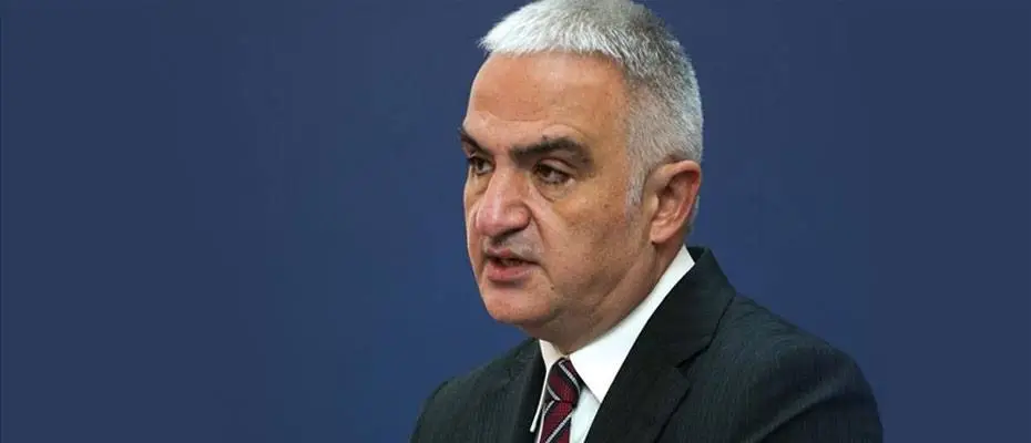 Bakan Ersoy: İngiltere'den gelecek misafirlerin güvenle ağırlanmasına devam edilecek