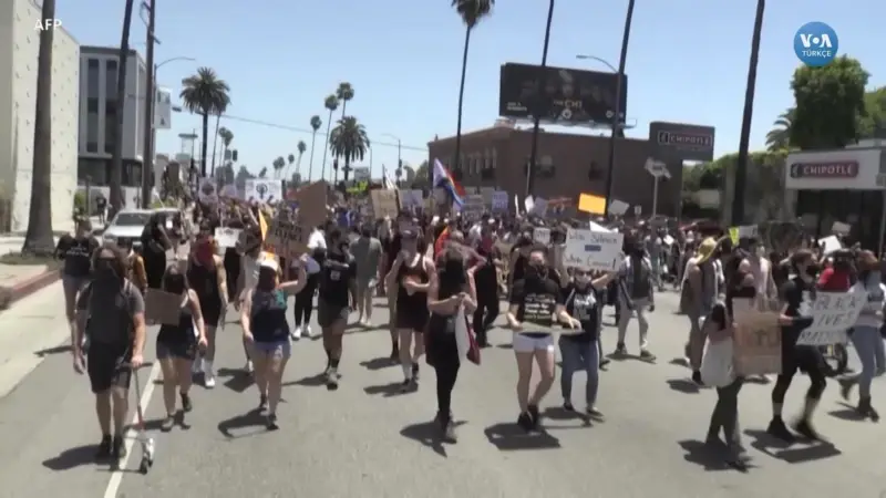 California Birçok LGBTİ Göçmene Ev Sahipliği Yapıyor