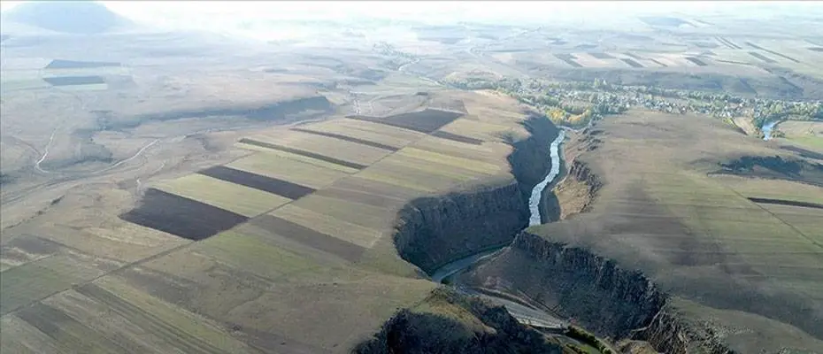 Çöpten arındırılan Akyaka Kanyonu'nun bir bölümü turizme kazandırıldı