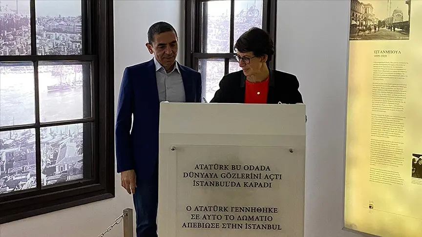 BioNTech'in kurucuları Türeci ve Şahin, Selanik'te Atatürk Evi'ni ziyaret etti