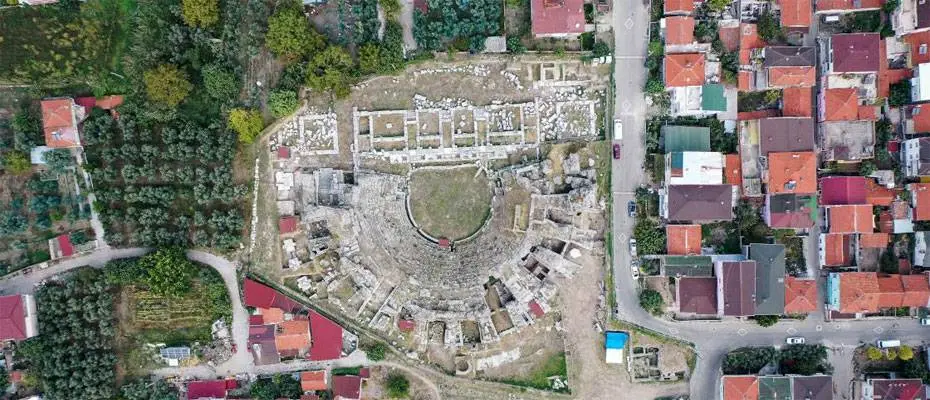 İznik'teki Roma Tiyatrosu'nda çini atölyesi bulundu