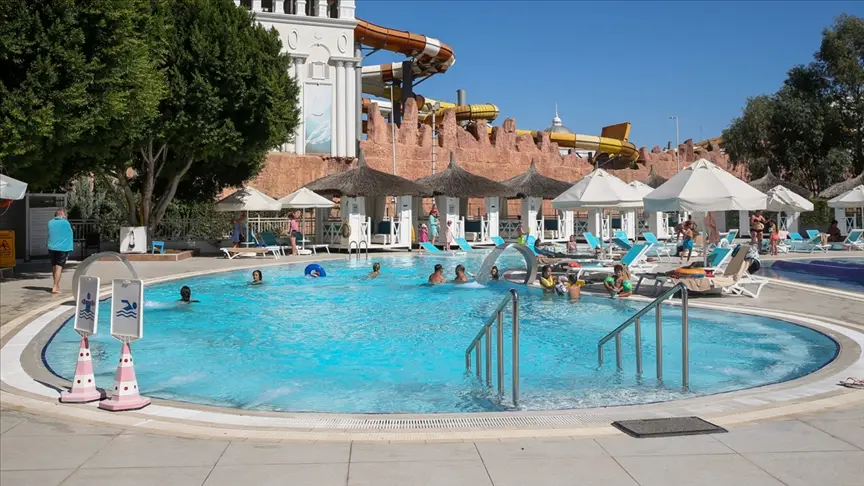 Rusya ve İngiltere pazarı Antalya'da turizm sezonunu uzattı