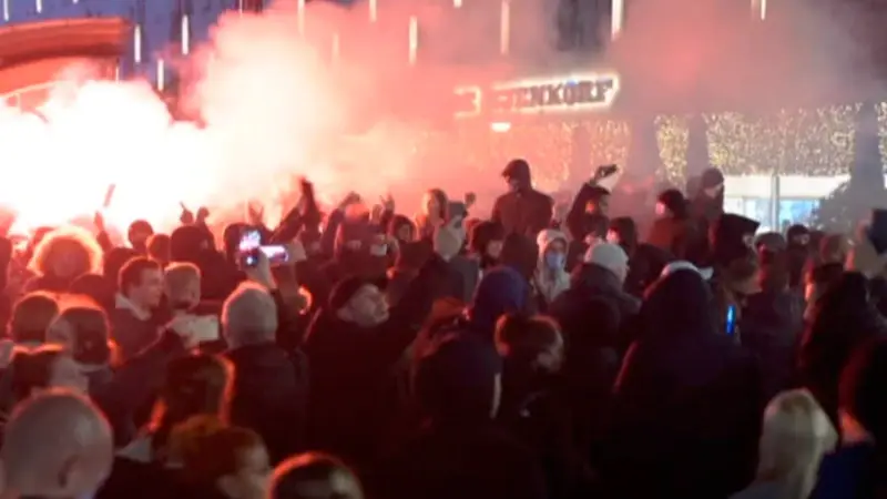 Avrupa'da Yeni Kısıtlamalara Karşı Protestolar Büyüyor