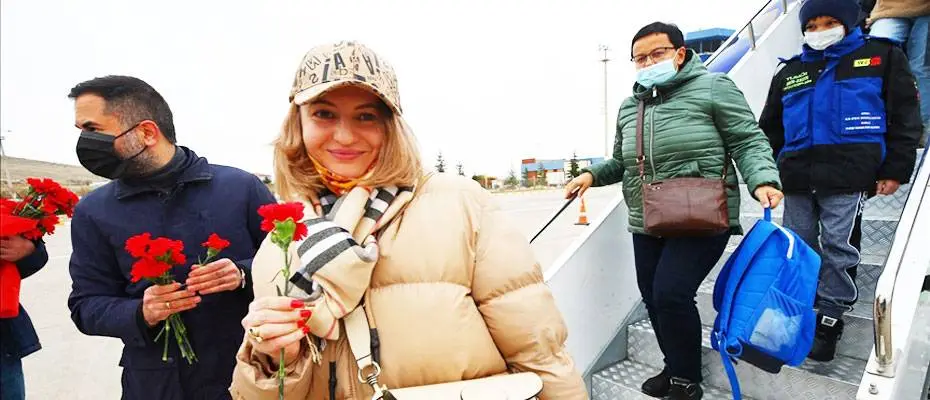 Moldovalı turistler Kapadokya`nın dokusundan etkileniyor
