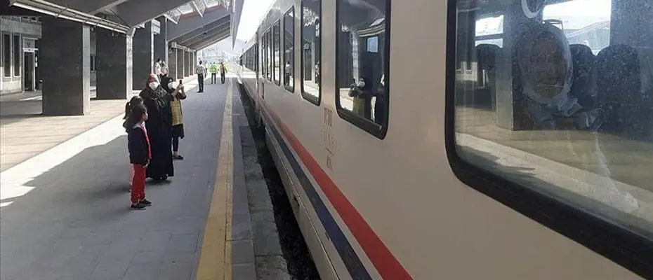 Turistik Doğu Ekspresi 15 Aralık'ta yeniden seferlerine başlıyor