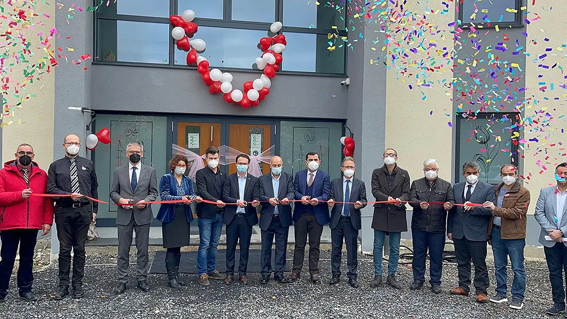 Almanya'da bir cami daha ibadete açıldı