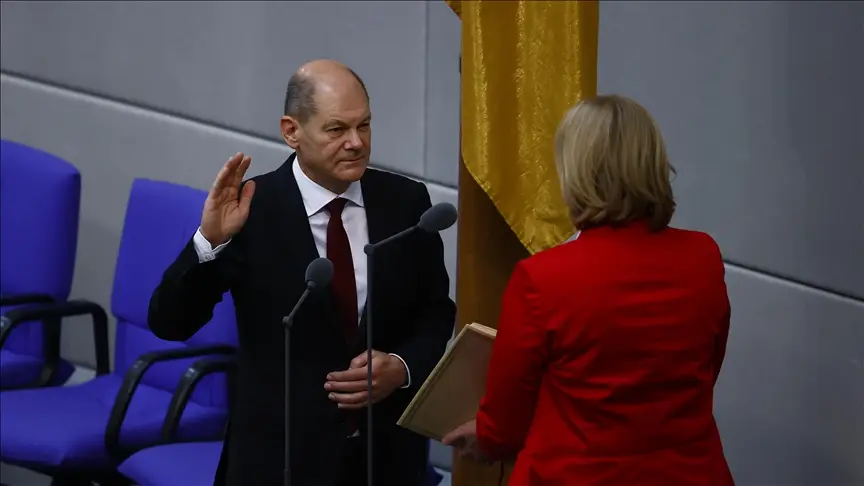 Almanya'nın Yeni Başbakanı Scholz Göreve Başladı