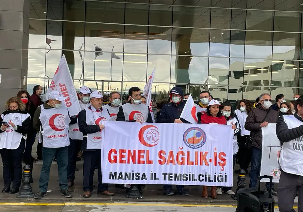 Manisalı sağlıkçılar iş bıraktılar