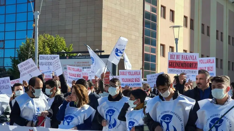 Sağlık Çalışanlarından Grev Uyarısı