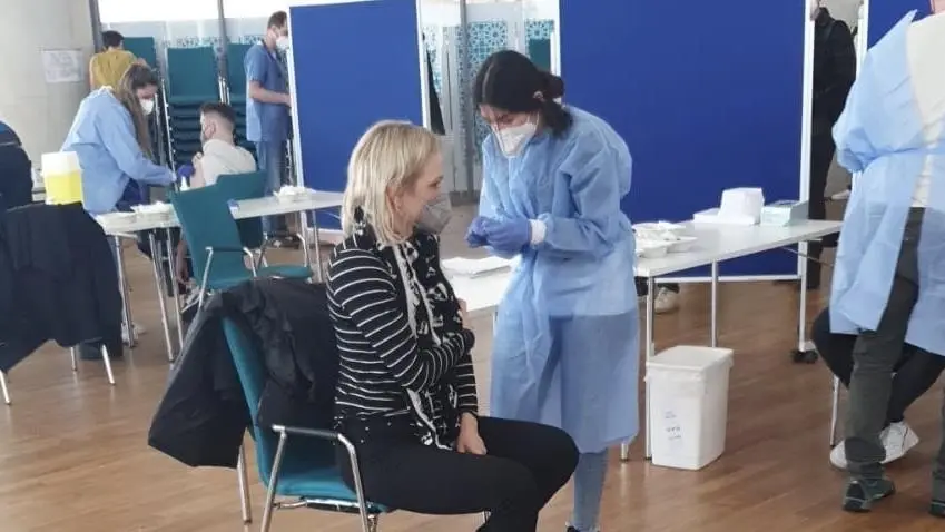 Almanya'da omicron varyantı nedeniyle temas kısıtlaması istendi