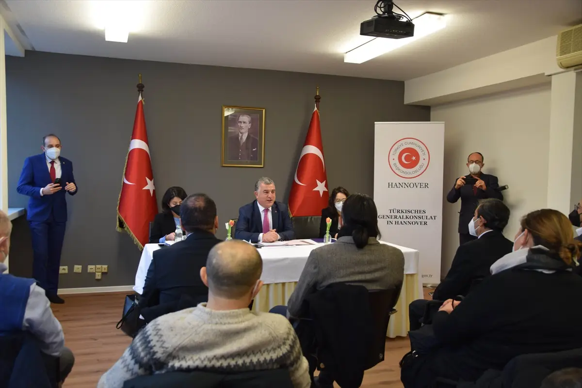 Türkiye'nin Berlin Büyükelçisi Şen, STK temsilcileriyle bir araya geldi