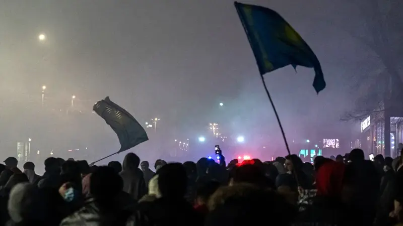 Akaryakıt Zammı Kazakistan'da Hükümeti Devirdi
