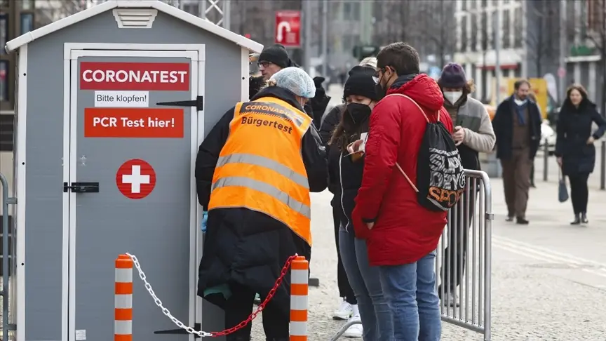 Almanya'da 203 bin 136 Kovid-19 vakası tespit edildi