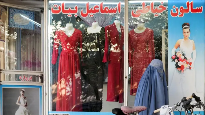Taleban Cansız Mankenlerin Kafalarını Çıkarttırdı